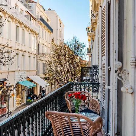 Apartmán Luxury Family 2br - Prime Location, Walk To & Shopping, Sunny Balcony - By Totolulu Hoche