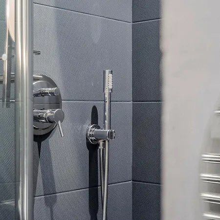 Luxury Family 2br - Prime Location, Walk To & Shopping, Sunny Balcony - By Totolulu Hoche Cannes