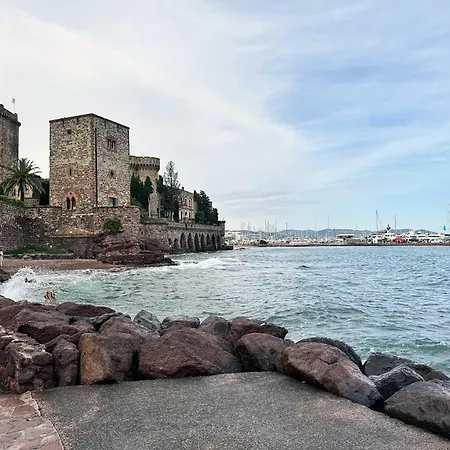 Apartment Luxury Family 2br - Prime Location, Walk To & Shopping, Sunny Balcony - Totolulu Hoche Cannes