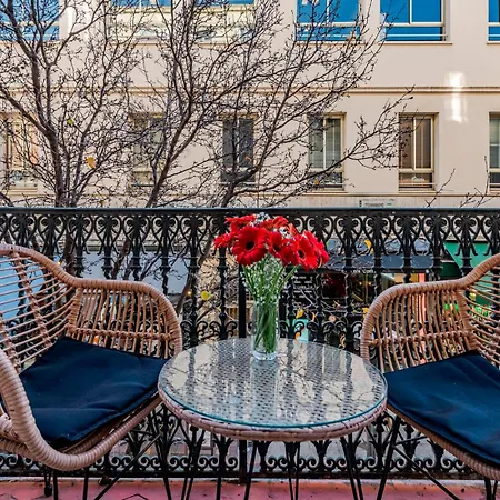 Luxury Family 2br - Prime Location, Walk To & Shopping, Sunny Balcony - By Totolulu Hoche * Cannes