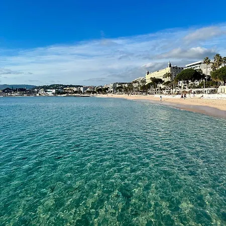 Apartmán Luxury Family 2br - Prime Location, Walk To & Shopping, Sunny Balcony - By Totolulu Hoche