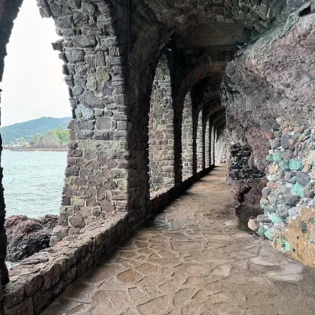 Luxury Family 2br - Prime Location, Walk To & Shopping, Sunny Balcony - By Totolulu Hoche Apartmán *