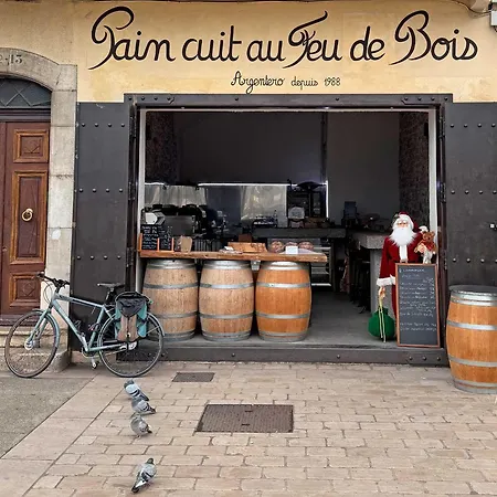 Luxury Family 2br - Prime Location, Walk To & Shopping, Sunny Balcony - By Totolulu Hoche * Cannes