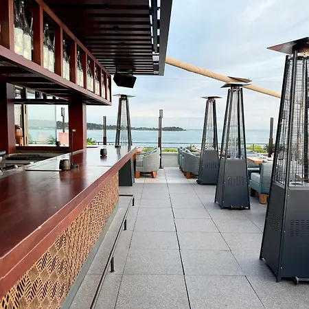 Luxury Family 2br - Prime Location, Walk To & Shopping, Sunny Balcony - Totolulu Hoche Apartment