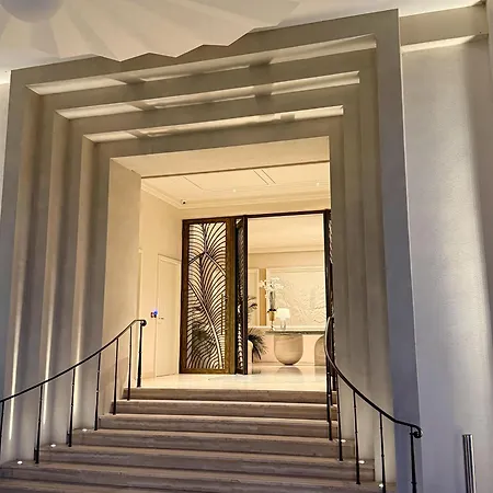 Luxury Family 2br - Prime Location, Walk To & Shopping, Sunny Balcony - By Totolulu Hoche Apartmán *