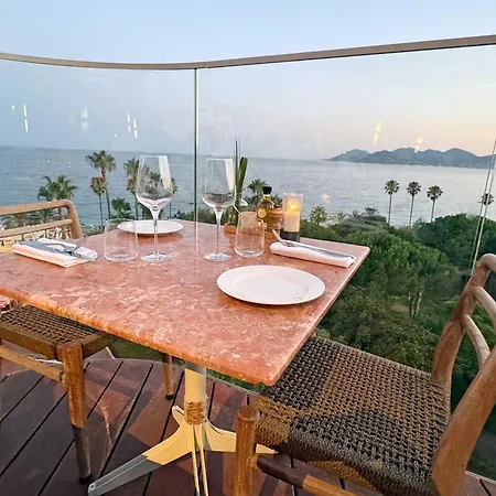 Luxury Family 2br - Prime Location, Walk To & Shopping, Sunny Balcony - By Totolulu Hoche Cannes