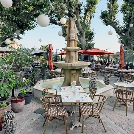 Luxury Family 2br - Prime Location, Walk To & Shopping, Sunny Balcony - By Totolulu Hoche Apartmán *