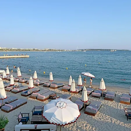 Luxury Family 2br - Prime Location, Walk To & Shopping, Sunny Balcony - By Totolulu Hoche